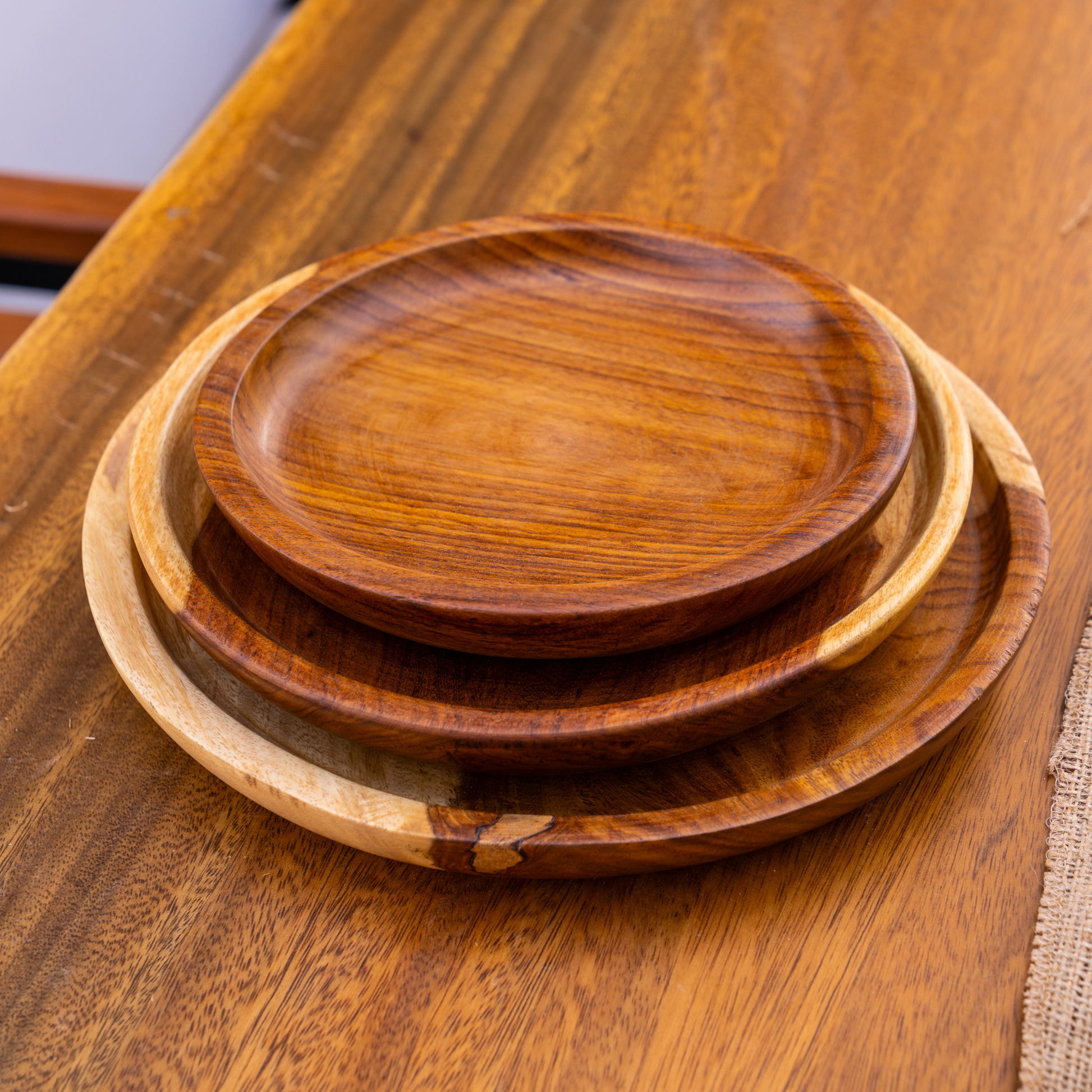 Natural Wooden Plates - 3 Piece Set Umbra